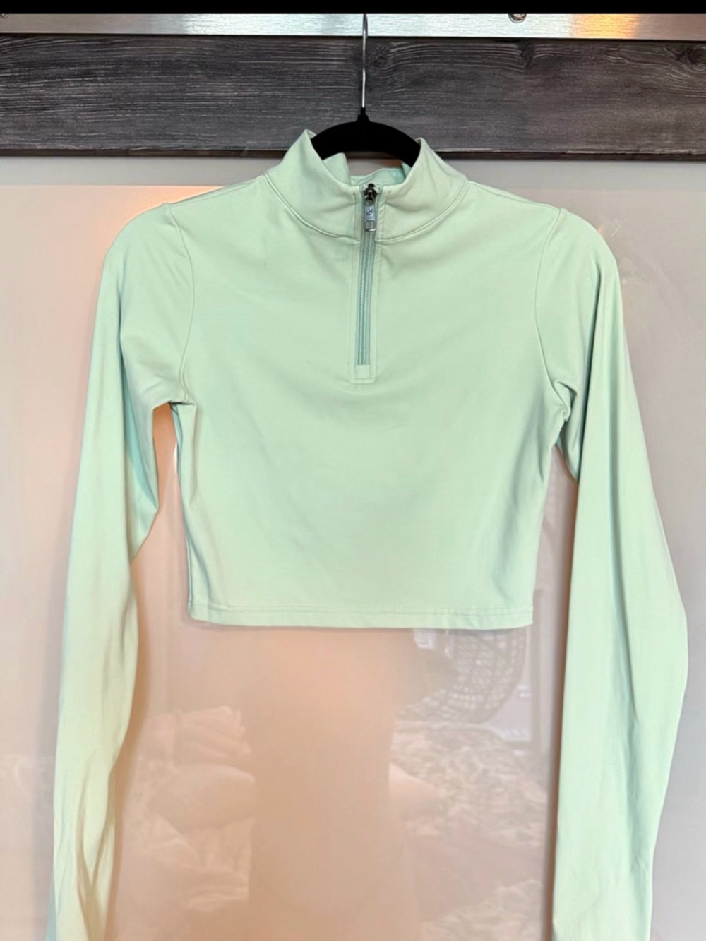 VITALITY- Women's Mint Green Cropped Half-Zip Top- Size M